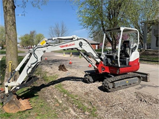 2021 TAKEUCHI TB235-2